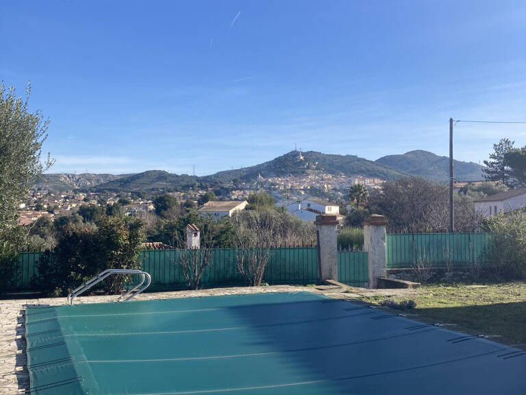 maison viager occupé dame solo ( une tête ) pour cette maison environ 70 mètres carrés sur sa charmante parcelle de 650m avec piscine — photo 1