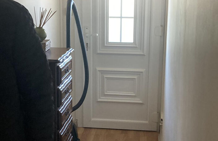 maison viager occupé dame solo ( une tête ) pour cette maison environ 70 mètres carrés sur sa charmante parcelle de 650m avec piscine — photo 2
