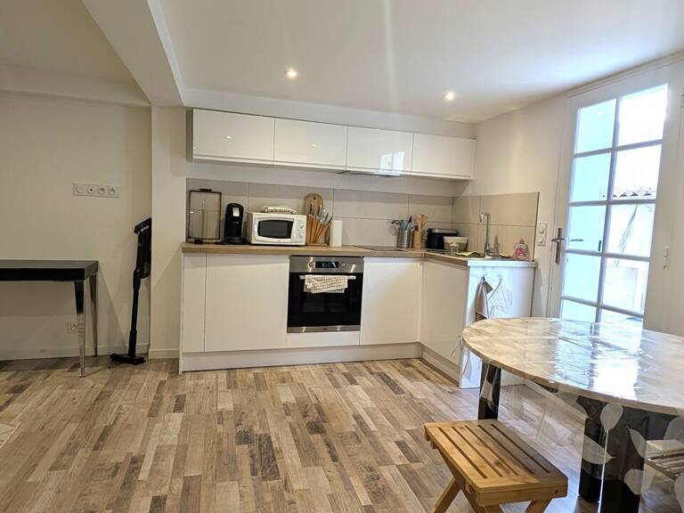 À louer  Appartement  meublé au cœur de Collobrières. <br>Situé — photo 1