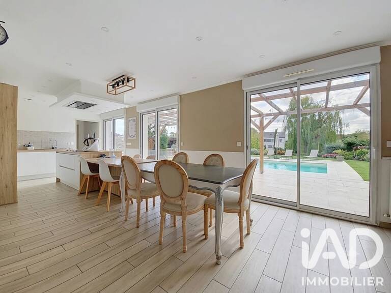 Vente Maison/villa 8 pièces — photo 1
