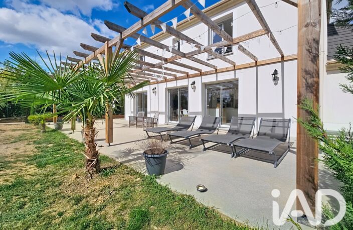 Vente Maison/villa 8 pièces — photo 2