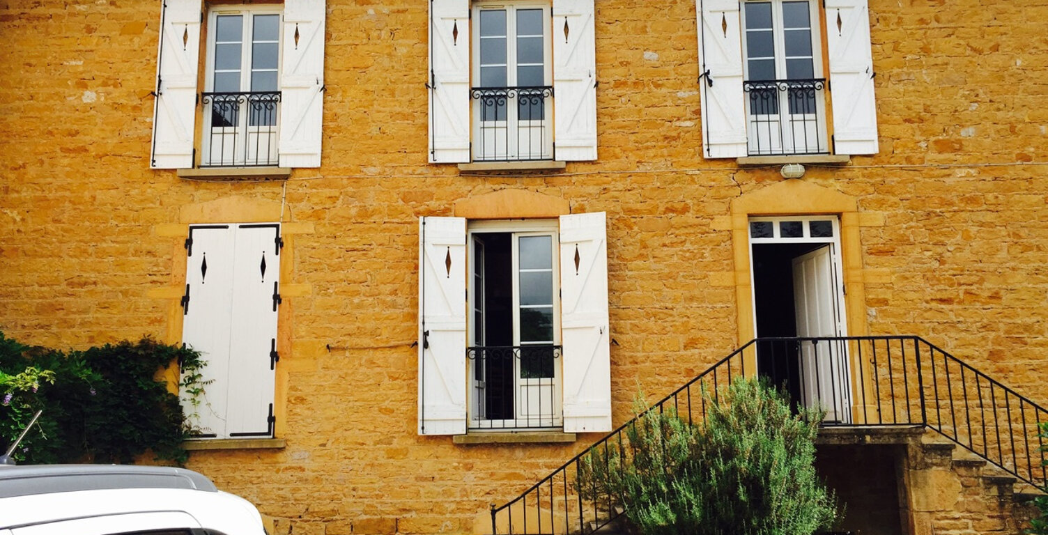 PORTE DES PIERRES DOREES Liergues — photo 1