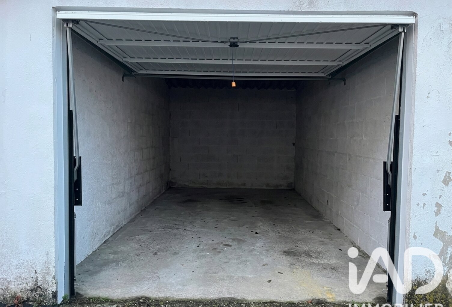 Vente Garage 17 m&sup2; — photo 1