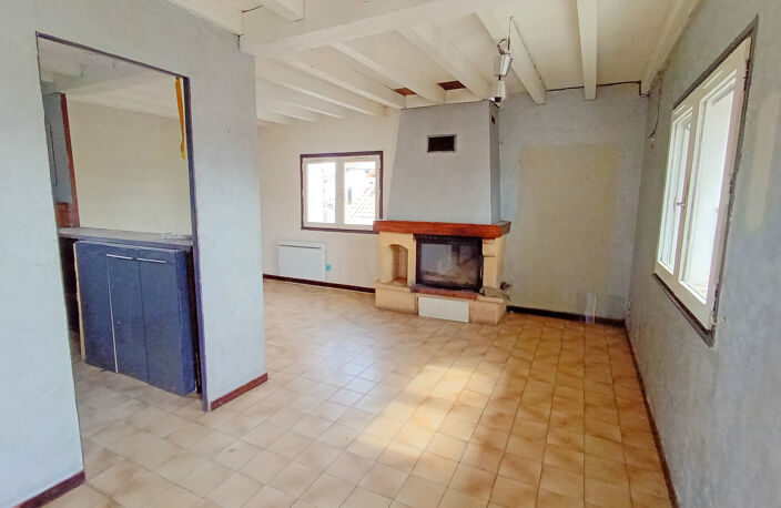 APPARTEMENT 4 PIECES AVEC TERRAIN + ABRI + DEPENDANCES — photo 3