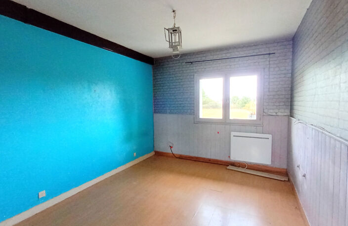 APPARTEMENT 4 PIECES AVEC TERRAIN + ABRI + DEPENDANCES — photo 5