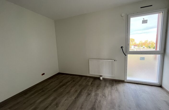 Location maison  92 m² à Mably (42300) — photo 4