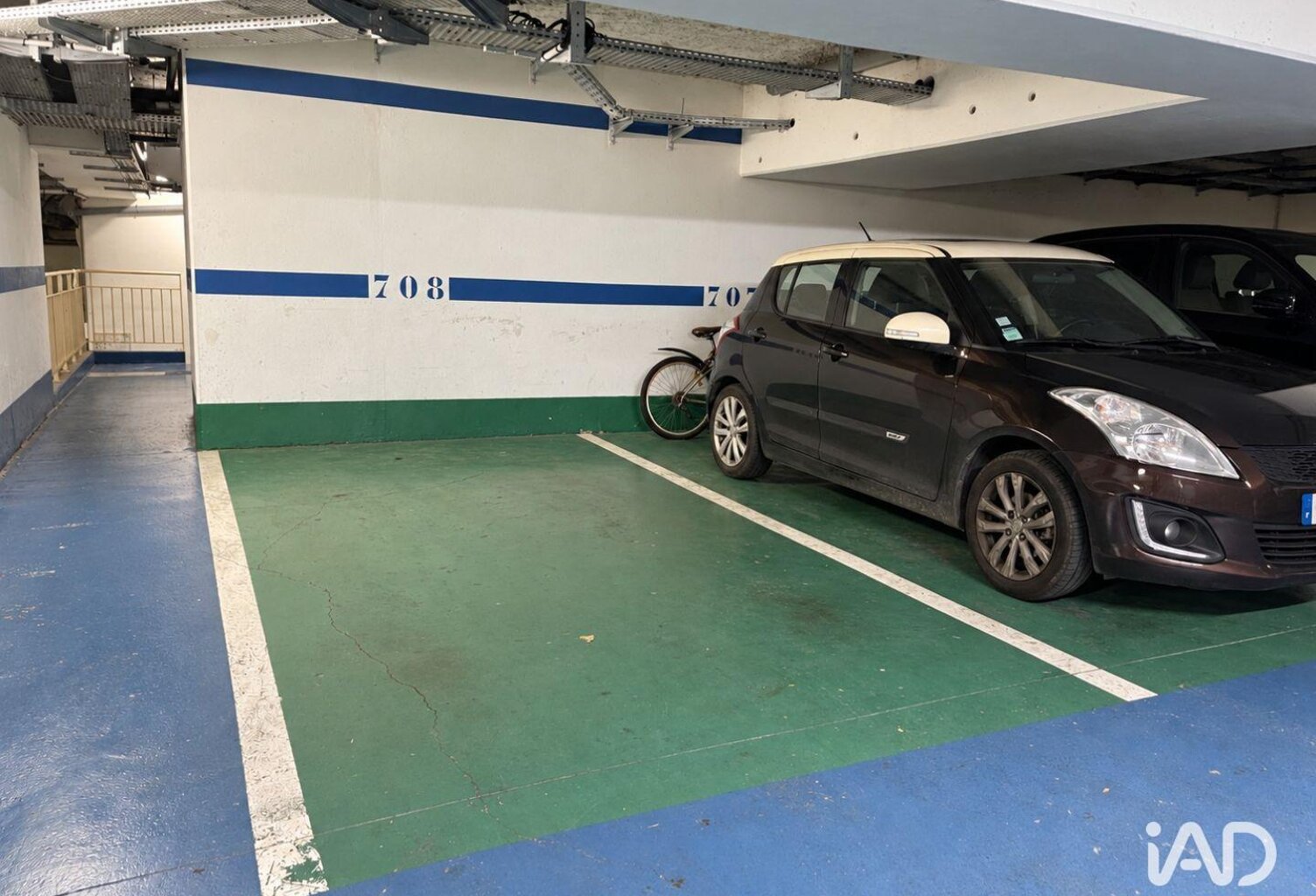 Location Parking 12 m&sup2; — photo 1