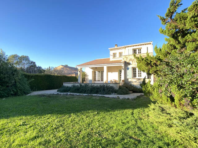 MORIERES VILLA TRADITIONNELLE 1000 M2 DE TERRAIN — photo du bien