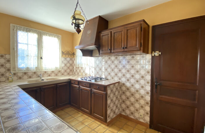 MORIERES VILLA TRADITIONNELLE 1000 M2 DE TERRAIN — photo 3