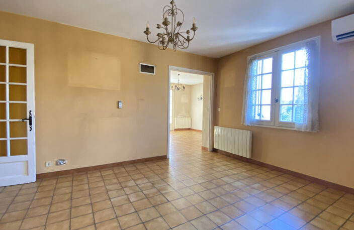 MORIERES VILLA TRADITIONNELLE 1000 M2 DE TERRAIN — photo 5