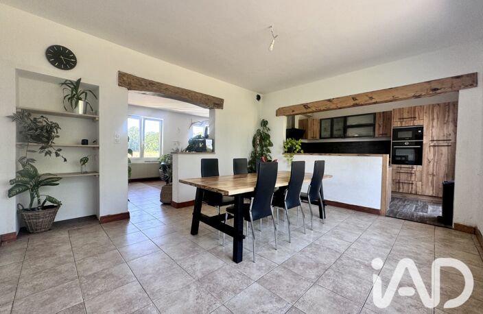 Vente Maison/villa 8 pièces — photo 2