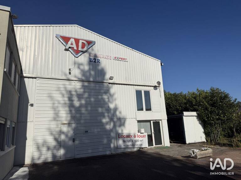 Location Local d'activités 558 m&sup2; — photo 1
