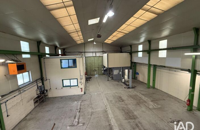 Location Local d'activités 558 m&sup2; — photo 4