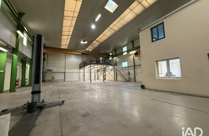 Location Local d'activités 558 m&sup2; — photo 5