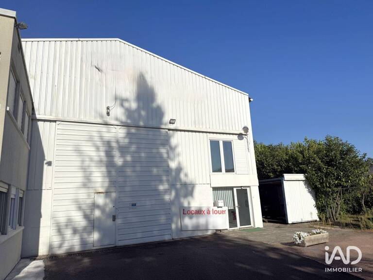 Location Local d'activités 558 m&sup2; — photo 1