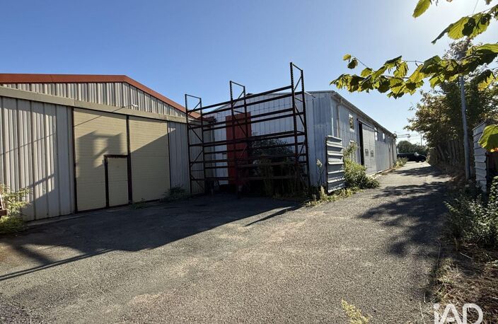 Location Local d'activités 255 m&sup2; — photo 2