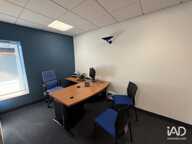 Location Local d'activités 150 m&sup2; — photo 2