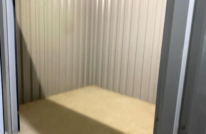 Vente Garage 120 m&sup2; — photo 2