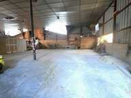 Location Garage 275 m&sup2; — photo 2
