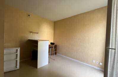 POITIERS, RUE DE LA PLAINE, STUDIO AVEC PARKING — photo du bien