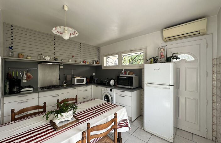Dans un cadre privilégié, maison de 120 m2 avec garage, jardin et 4 chambres — photo 3