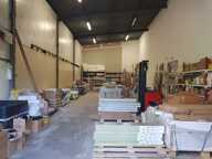 2 locaux commerciaux de 550m2 plus garage et  parking — photo 2