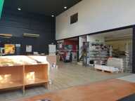2 locaux commerciaux de 550m2 plus garage et  parking — photo 3
