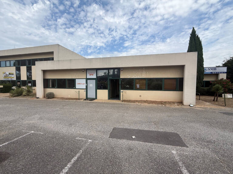 Local commercial   Septèmes-les-Vallons  138,22 m2   1 250 € HT   / mois hors charges — photo 1