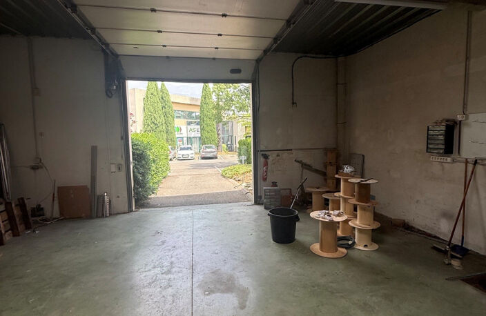 Local commercial   Septèmes-les-Vallons  138,22 m2   1 250 € HT   / mois hors charges — photo 3