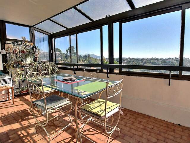 NICE/FABRON: 4 pièces veranda avec terrasse — photo du bien