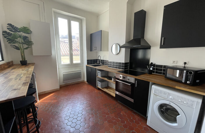 T1 lumineux tout équipé au coeur du Panier   47 m2 — photo 2
