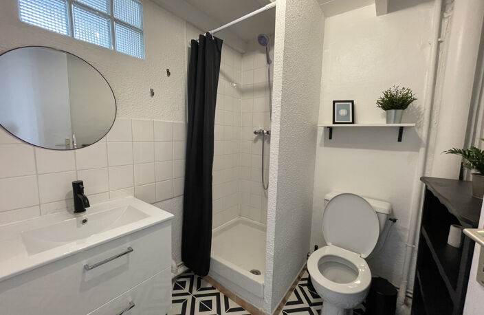 T1 lumineux tout équipé au coeur du Panier   47 m2 — photo 5