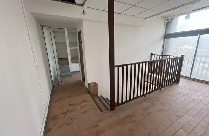 Nîmes, local de bureaux sur l'avenue Jean Jaurès — photo 2