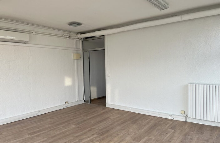 Nîmes, local de bureaux sur l'avenue Jean Jaurès — photo 3