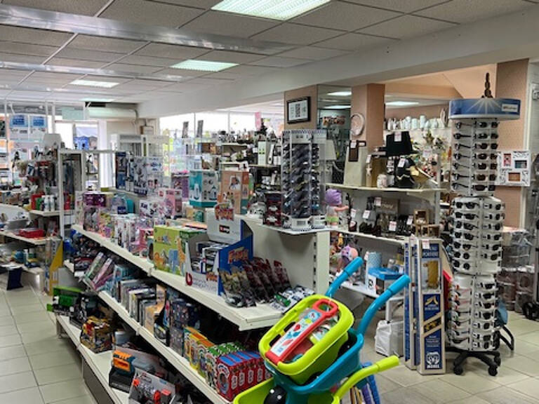 A vendre fond de commerce droguerie de plus de 70 ans d'exis — photo 1