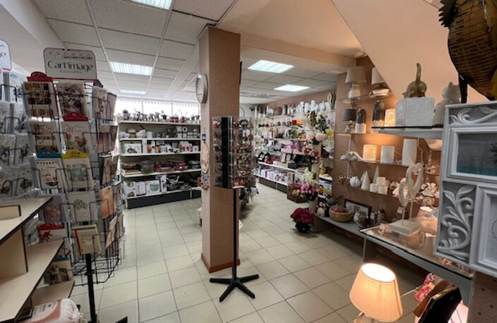 A vendre fond de commerce droguerie de plus de 70 ans d'exis — photo 2