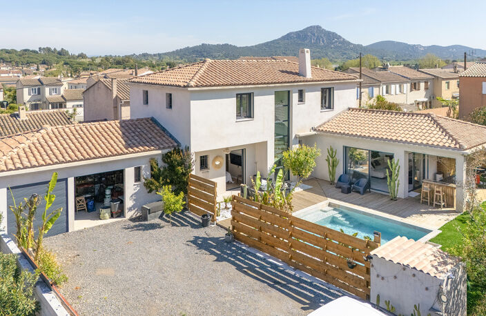 Villa contemporaine -152 m2 piscine et double garage à proximité des commodités — photo 2
