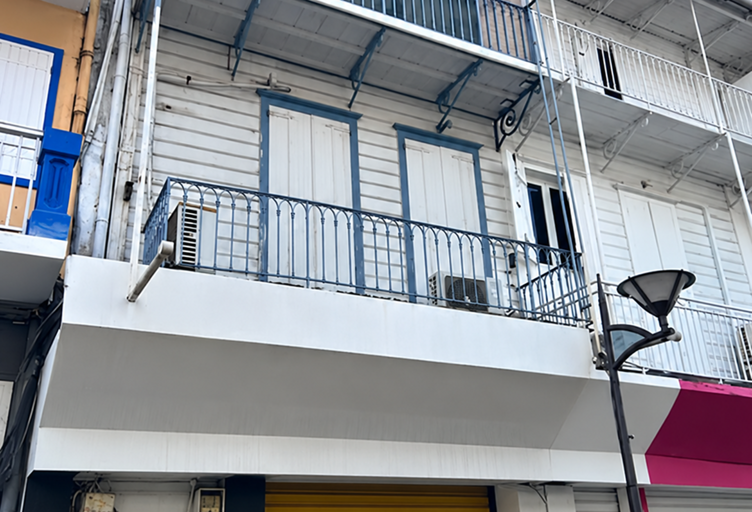 Pointe-À-Pitre : immeuble de 91m2 à vendre — photo 1
