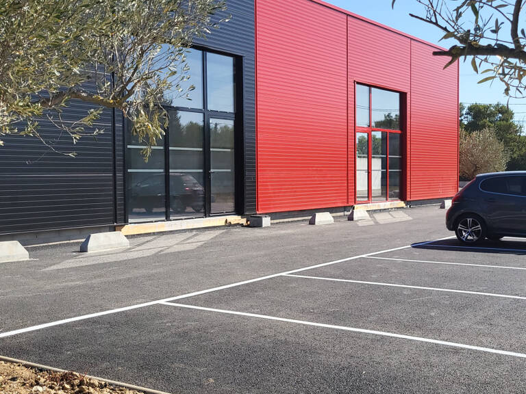 LOCAL COMMERCIAL 200 M2  SUR SERNHAC — photo 1