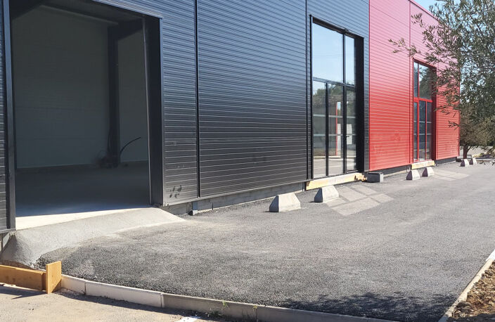 LOCAL COMMERCIAL 200 M2  SUR SERNHAC — photo 2