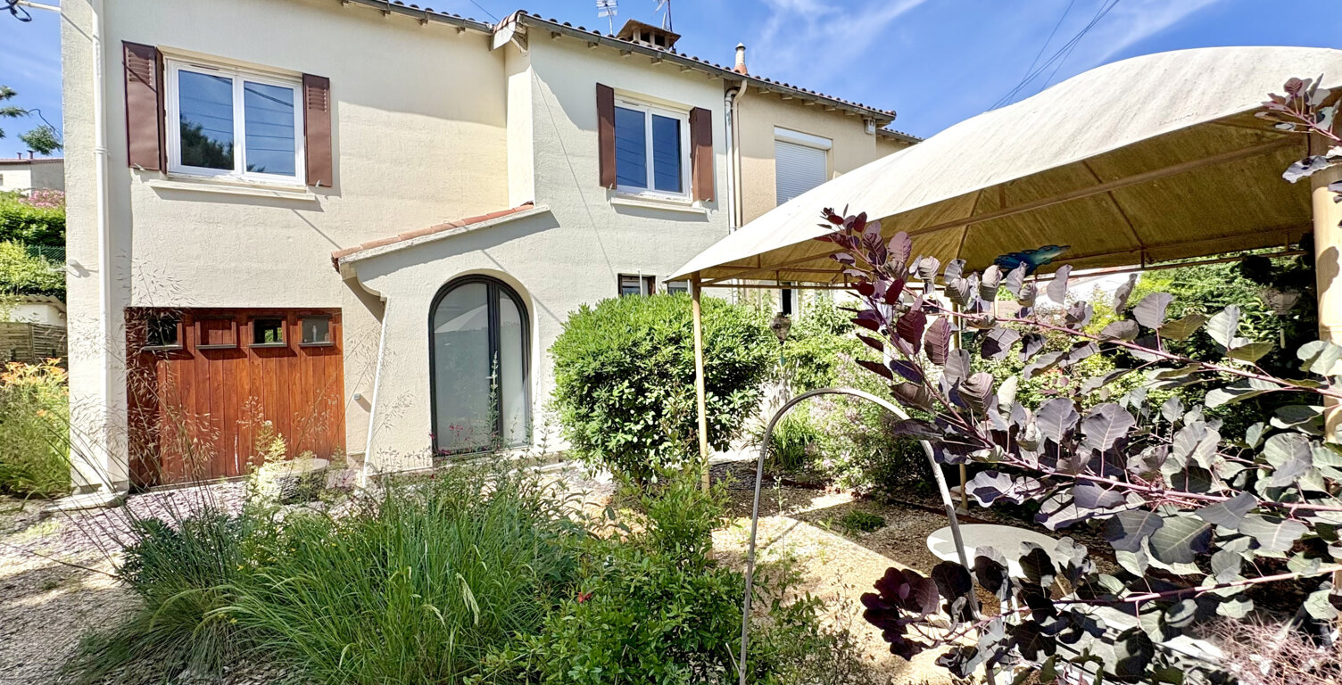 Maison de ville de Type 5 avec jardin attenant et stationnement — photo 1
