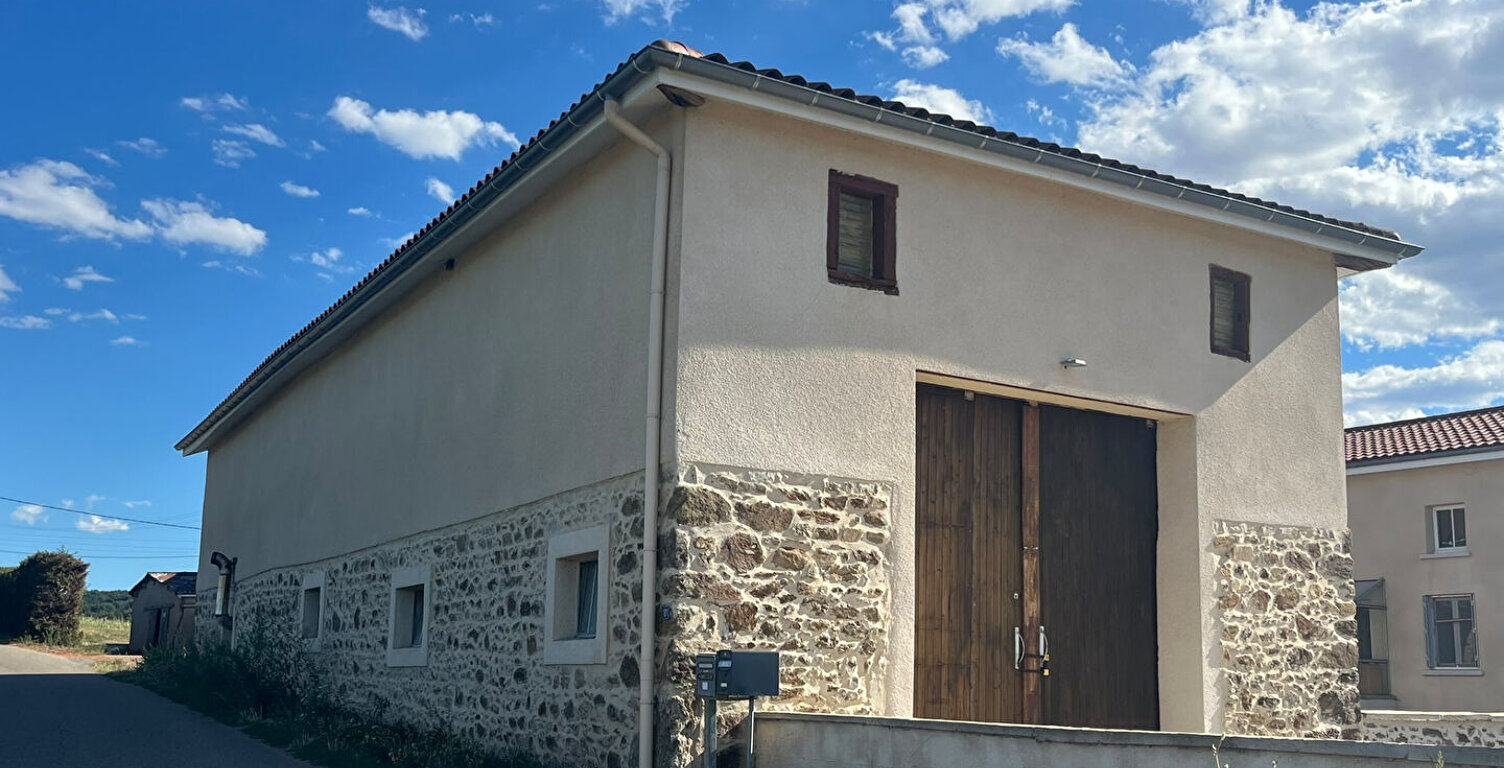 GRANGE 150 m² À LOUER CHEVRIÈRES STOCKAGE — photo 1