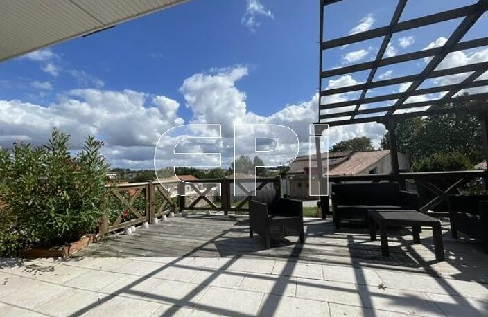 6414<br>Maison d'habitation sur 3 niveaux<br>TERRASSE avec VUE s — photo 4