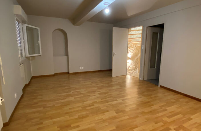  8 MN CASTELNAUDARY MAISON DE VILLAGE DE TYPE 4 LABASTIDE D ANJOU — photo 5