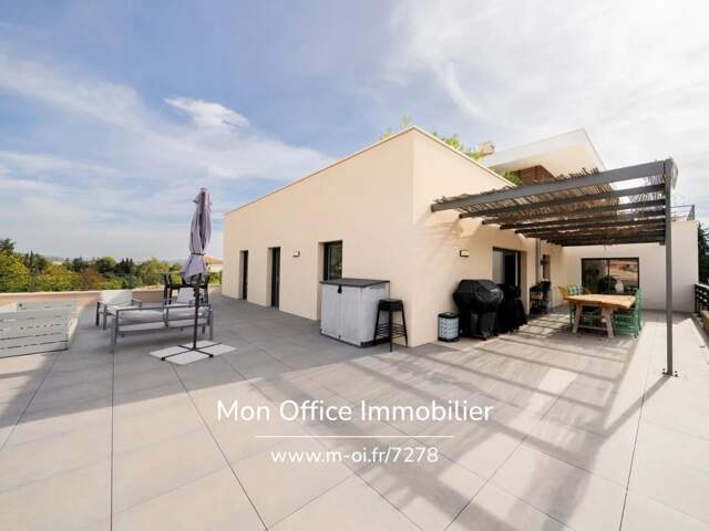 Référence : 7278-TLE. - Aix en Provence - Bel Appartement 5 pièces - Terrasse - Vue Sainte victoire - 2 Stationnements - Ascenseur - Cave - Calme — photo du bien