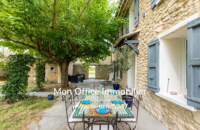 Référence : 7351-SJO - MAS en pierre dans le Vaucluse (84380)+ maison d'invités, remises, piscine, authenticité et calme — photo 2