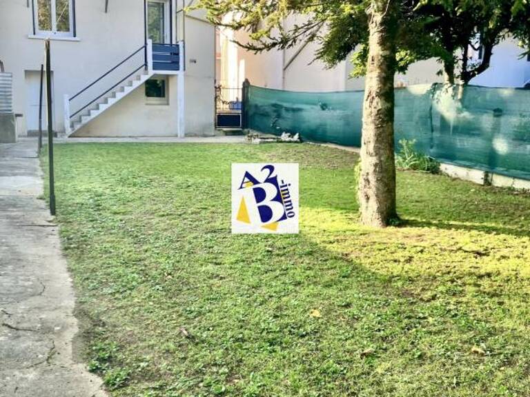 Maison au coeur de L'Isle d'Espagnac avec jardin et garage — photo 1