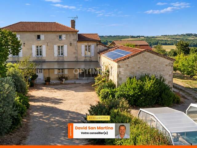 Maison en pierre avec piscine et dépendances – Vue dominante sur la campagne gersoise — photo du bien