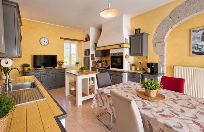 Maison en pierre avec piscine et dépendances – Vue dominante sur la campagne gersoise — photo 5