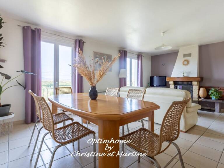 Maison à vendre 5 pièces - 4 chambres DALLET (63) – Vue exceptionnelle sur la chaîne des Puys — photo 1